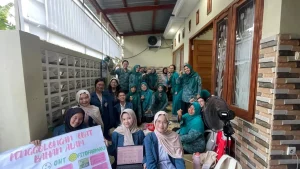 Aksi Mahasiswa Keperawatan UNAIR Edukasi Penggolongan Obat Bahan Alam