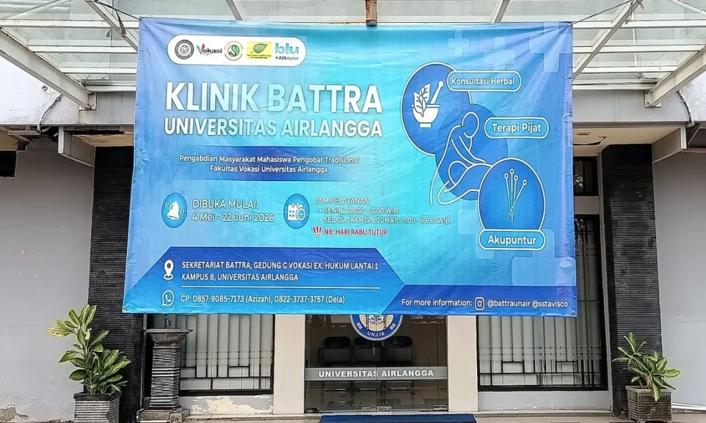 Sambut HUT Vokasi, Mahasiswa Pengobat Tradisional Buka Klinik Gratis