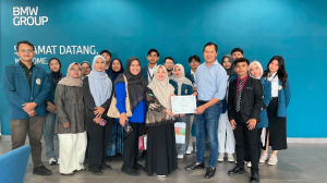 Tim Peneliti Vokasi UNAIR Harumkan Nama Surabaya di Malaysia Lewat Inovasi AI